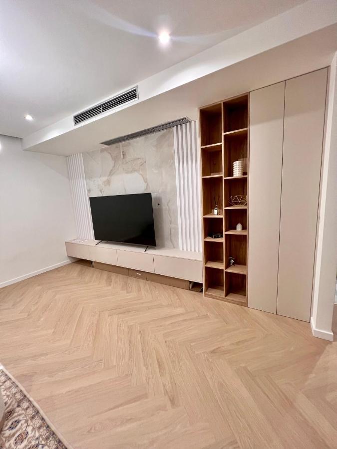 Stylish 3 Bedroom Apartment In The Hearth Of City Center With History Bratislava Extérieur photo